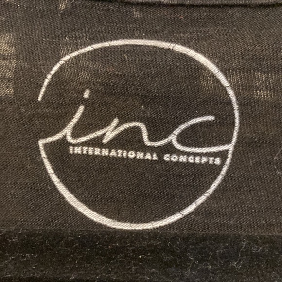 Women’s INC shortsleeved blouse. - Picture 3 of 5